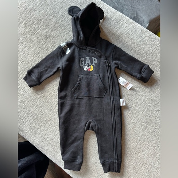 NWT Baby Gap Mickey Coverall 6-12 mos - Picture 3 of 7